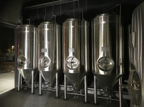 荷蘭客戶的釀酒設(shè)備安裝完成！